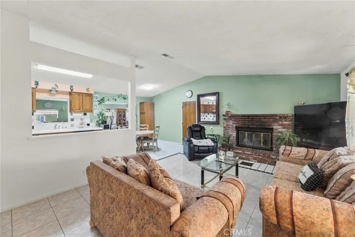8710 E Avenue S2, Littlerock, California 93543