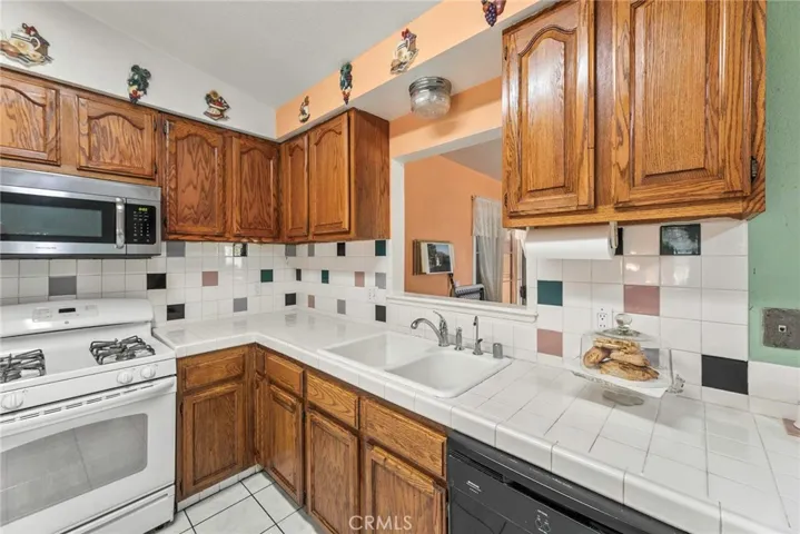 8710 E Avenue S2, Littlerock, California 93543