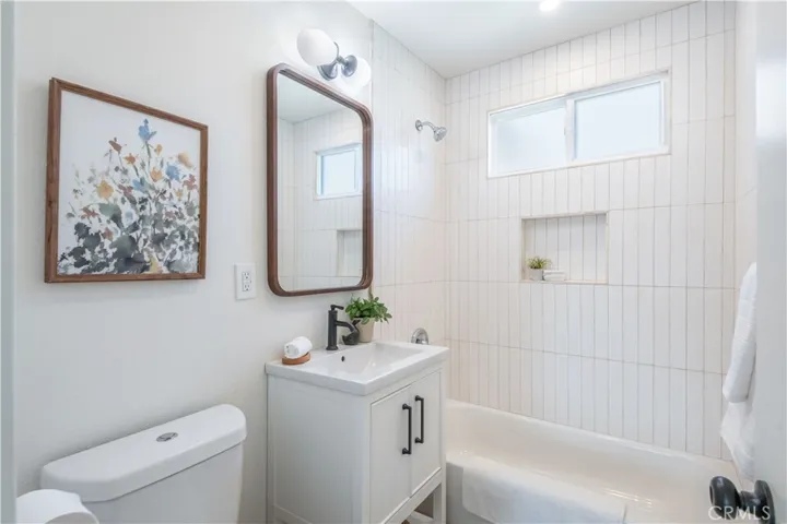 Full bathroom