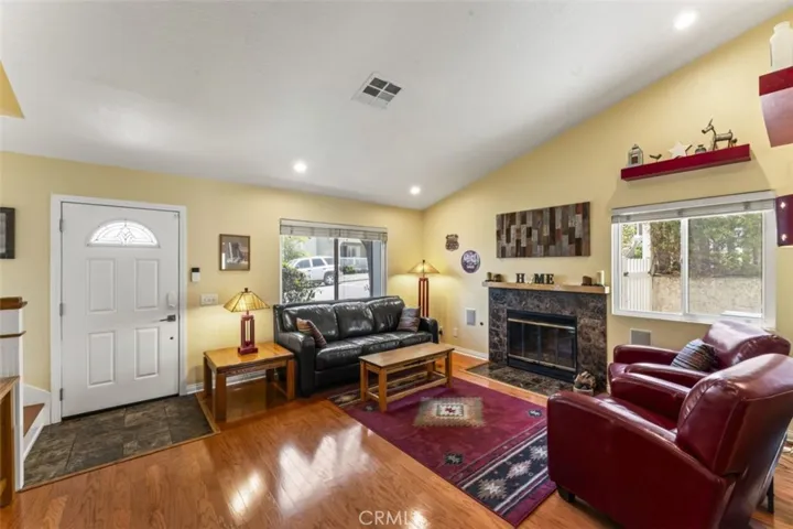 385 Algonquin Drive, Simi Valley, California 93065
