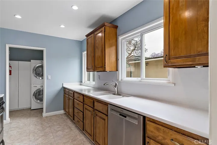 2935 Ostrom Avenue, Long Beach, California 90815