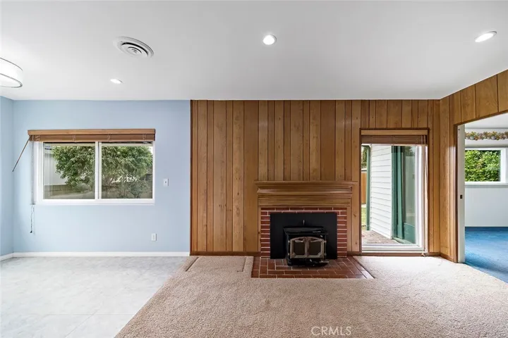 Den fireplace