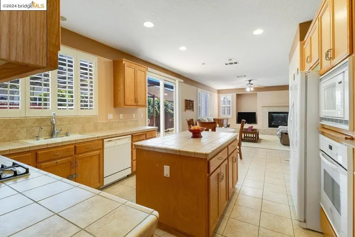 516 Slifer Ct, Discovery Bay, California 94505