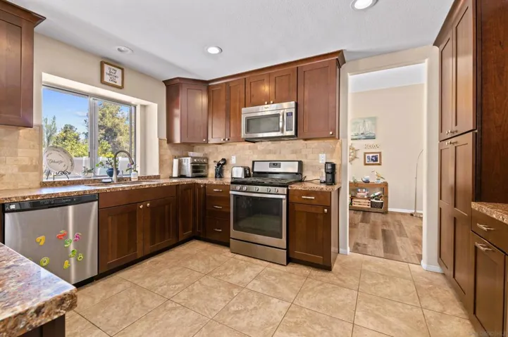 41477 Agean Ct, Murrieta, California 92562