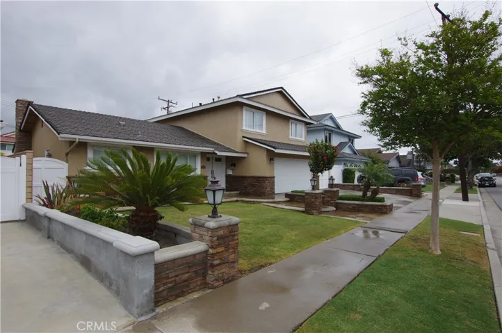 16262 Bradbury Lane, Huntington Beach, California 92647