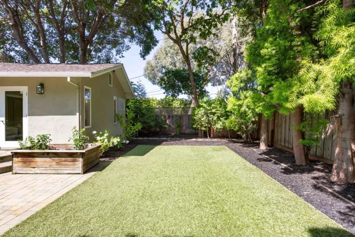 1058 Menlo Oaks Drive, Menlo Park, California 94025