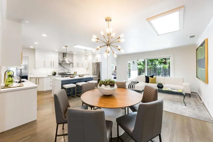 1058 Menlo Oaks Drive, Menlo Park, California 94025