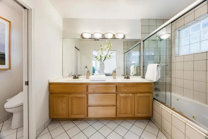 1058 Menlo Oaks Drive, Menlo Park, California 94025