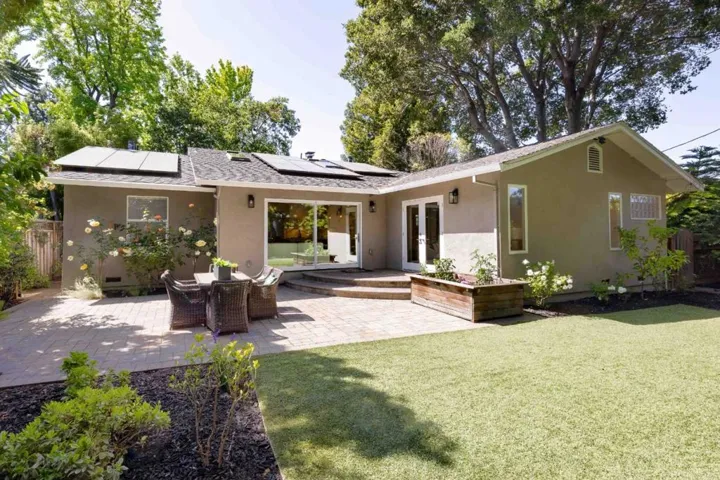 1058 Menlo Oaks Drive, Menlo Park, California 94025