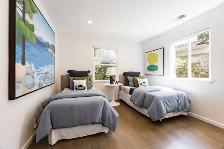 1058 Menlo Oaks Drive, Menlo Park, California 94025