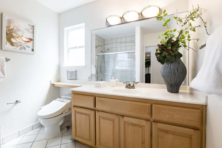 1058 Menlo Oaks Drive, Menlo Park, California 94025
