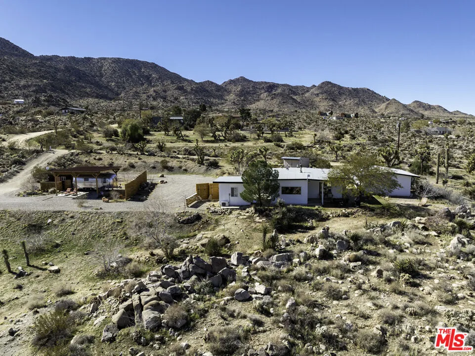 8669 Via Rocosa Road, Joshua Tree, California 92252 home-pic-45