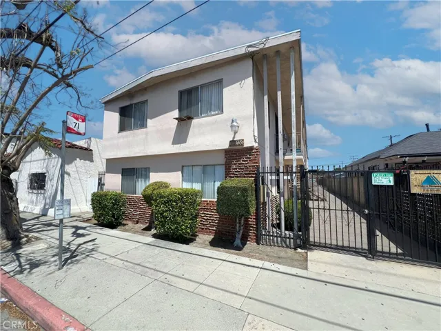 6508 Orange Avenue, Long Beach, California 90805