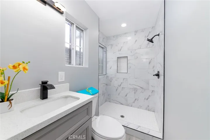 701 E 76th Place, Los Angeles, California 90001