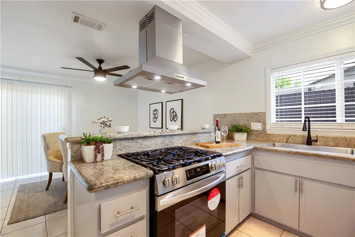 1933 Newton Drive, Corona, California 92882