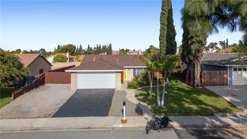 1933 Newton Drive, Corona, California 92882
