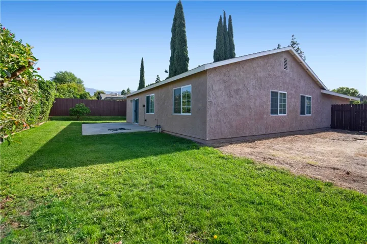 1933 Newton Drive, Corona, California 92882
