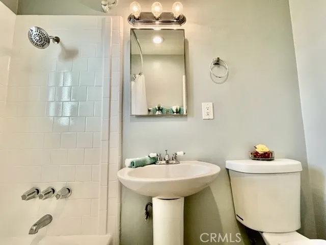686 E Cottonwood Road 12, Palm Springs, California 92262