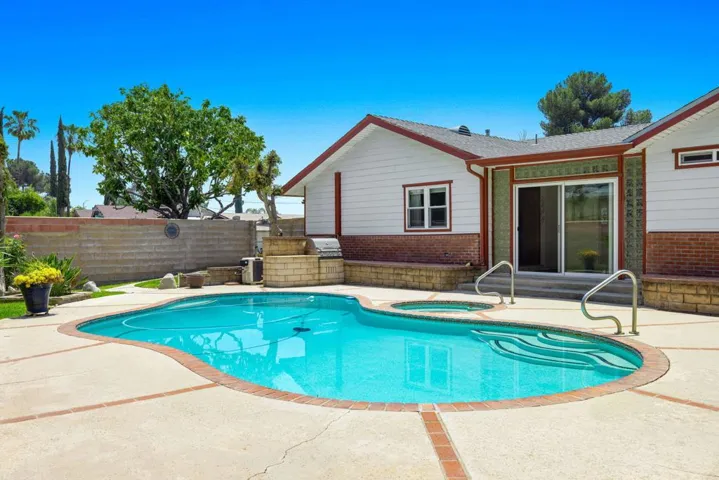 36-web-or-mls-JL_Laverne_OPMG_0524_036