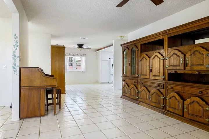 12-web-or-mls-JL_Laverne_OPMG_0524_012