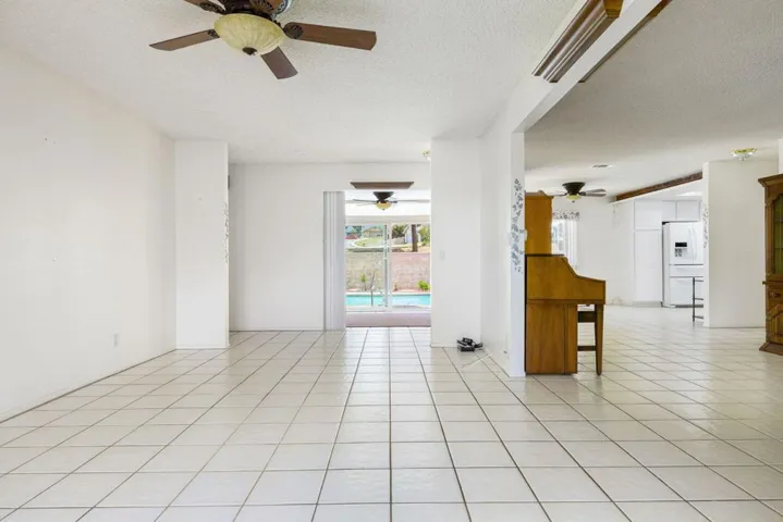 13-web-or-mls-JL_Laverne_OPMG_0524_013