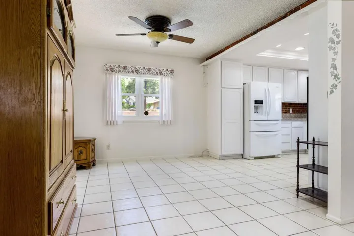 14-web-or-mls-JL_Laverne_OPMG_0524_014