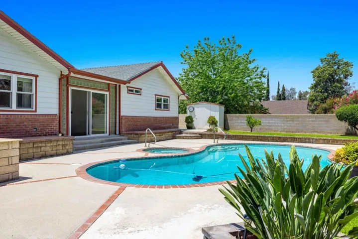 35-web-or-mls-JL_Laverne_OPMG_0524_035