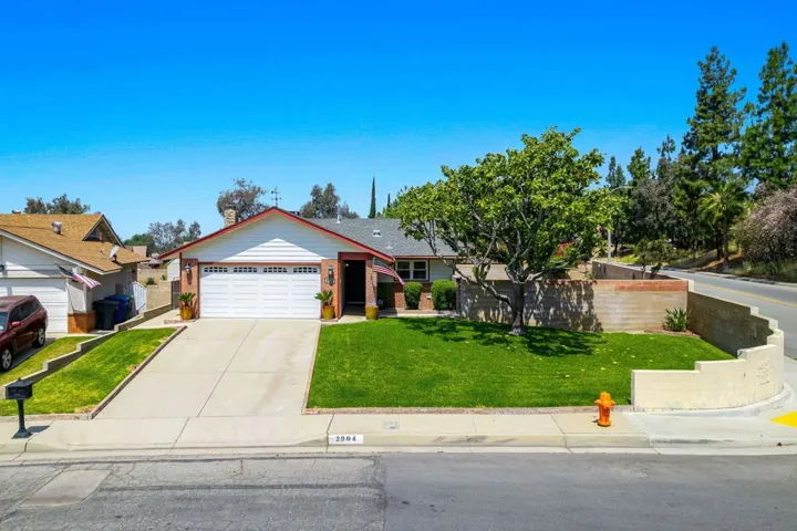 1-web-or-mls-JL_Laverne_OPMG_0524_001