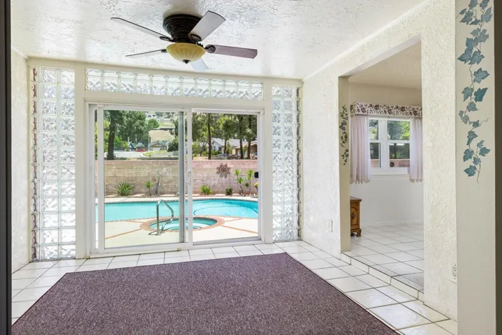 17-web-or-mls-JL_Laverne_OPMG_0524_017