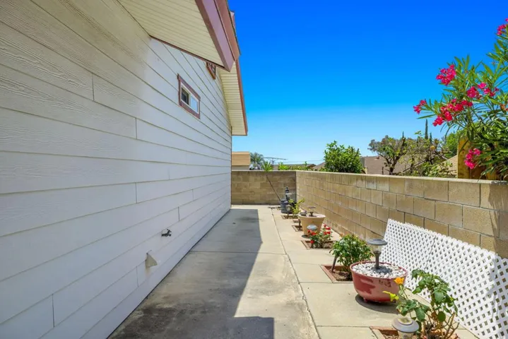 37-web-or-mls-JL_Laverne_OPMG_0524_037