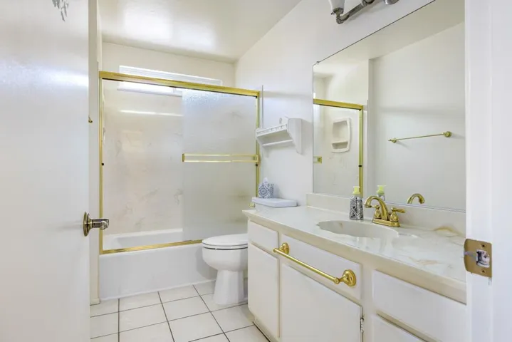 27-web-or-mls-JL_Laverne_OPMG_0524_027