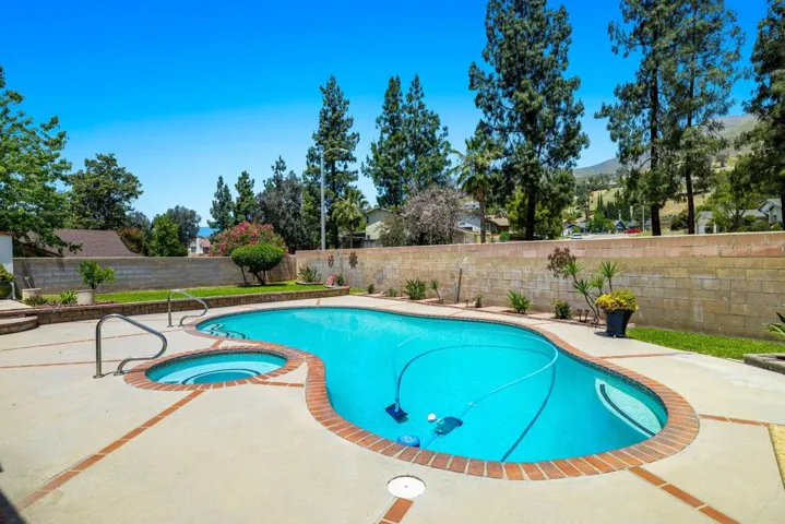 34-web-or-mls-JL_Laverne_OPMG_0524_034