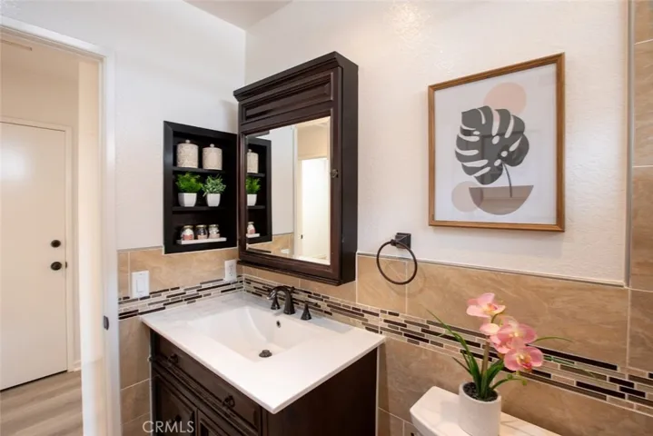 4866 Moon Crest Drive, Corona, California 92878