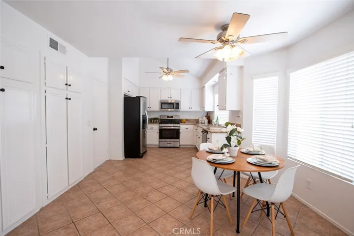 4866 Moon Crest Drive, Corona, California 92878