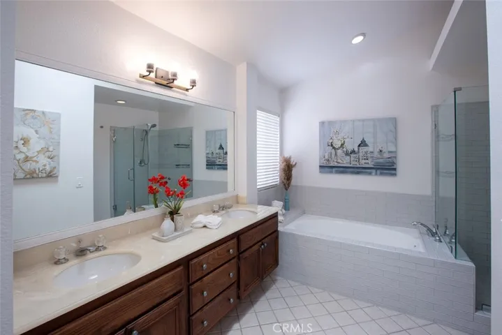 4866 Moon Crest Drive, Corona, California 92878