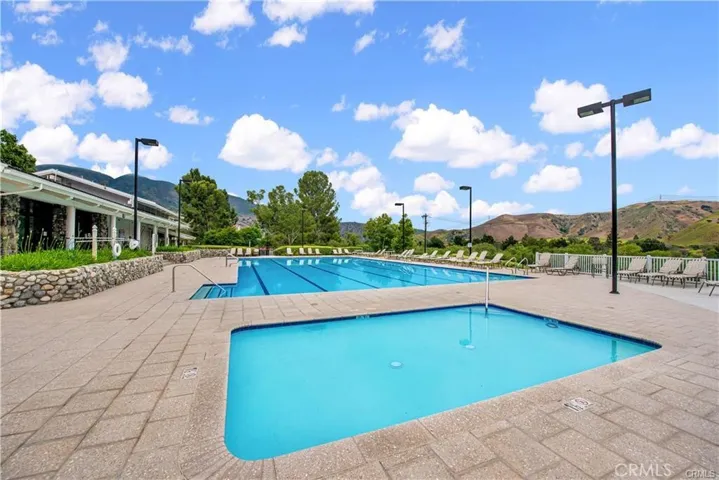 4866 Moon Crest Drive, Corona, California 92878