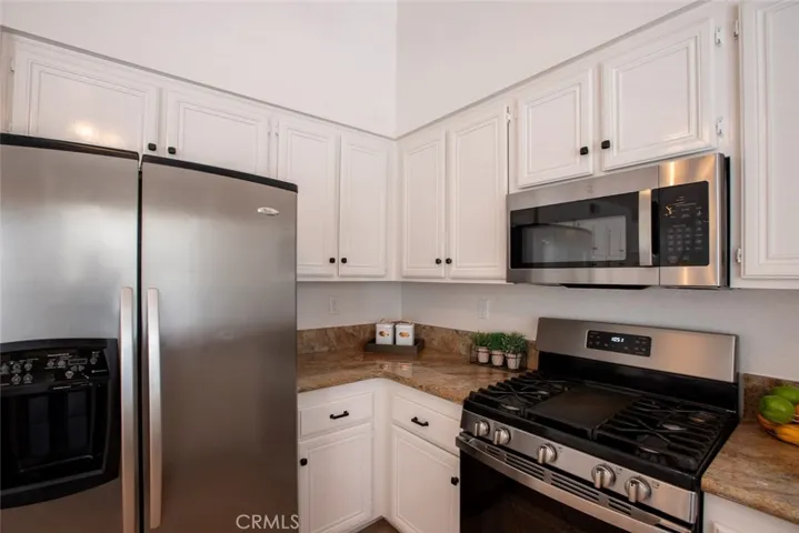 4866 Moon Crest Drive, Corona, California 92878