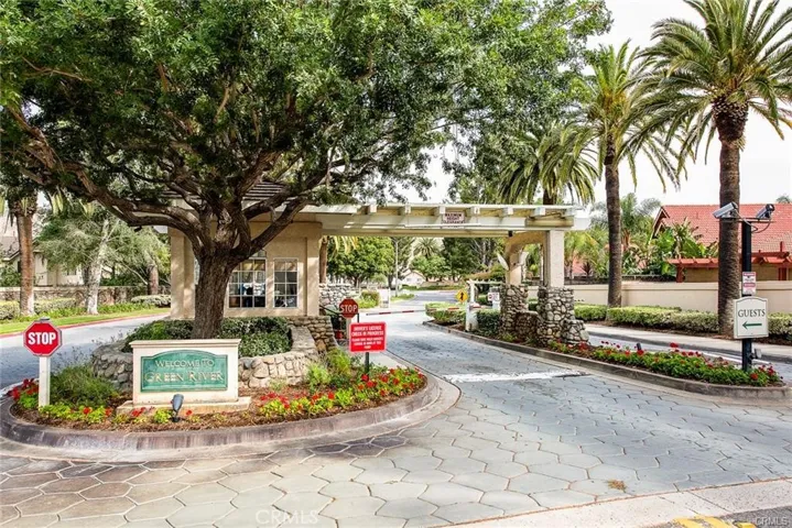 4866 Moon Crest Drive, Corona, California 92878