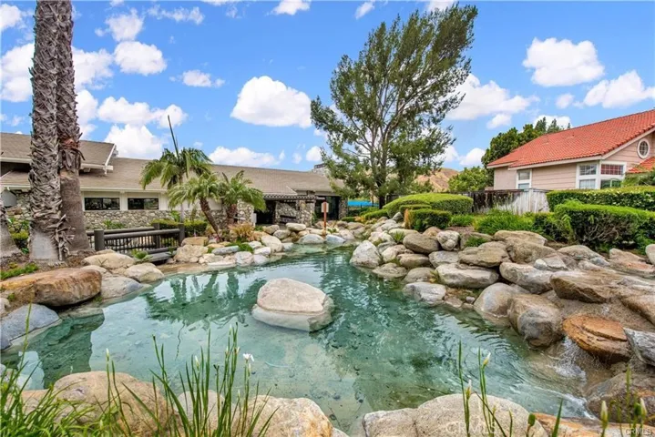 4866 Moon Crest Drive, Corona, California 92878