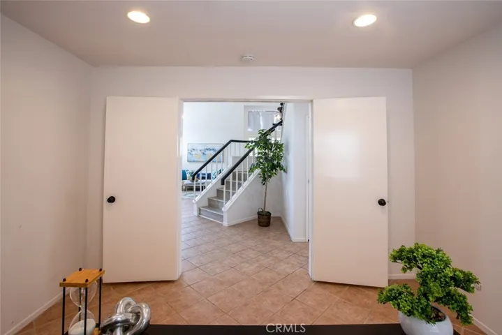 4866 Moon Crest Drive, Corona, California 92878