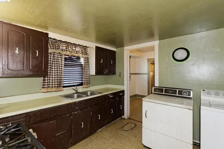 1910 64th Avenue, Oakland, California 94621
