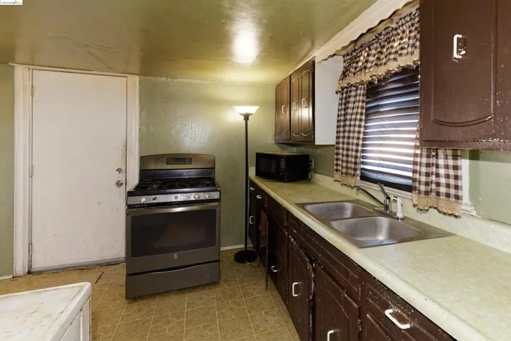1910 64th Avenue, Oakland, California 94621