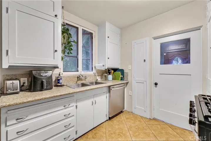 2072 7th Street, Riverside, California 92507
