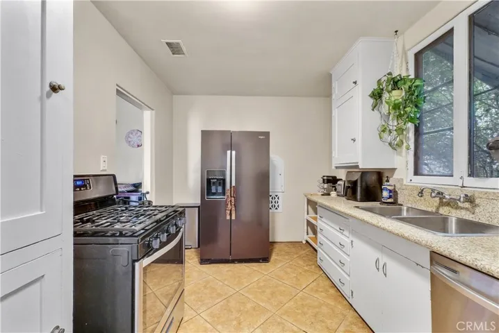 2072 7th Street, Riverside, California 92507