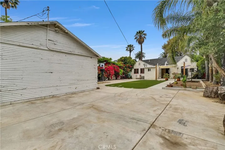 2072 7th Street, Riverside, California 92507