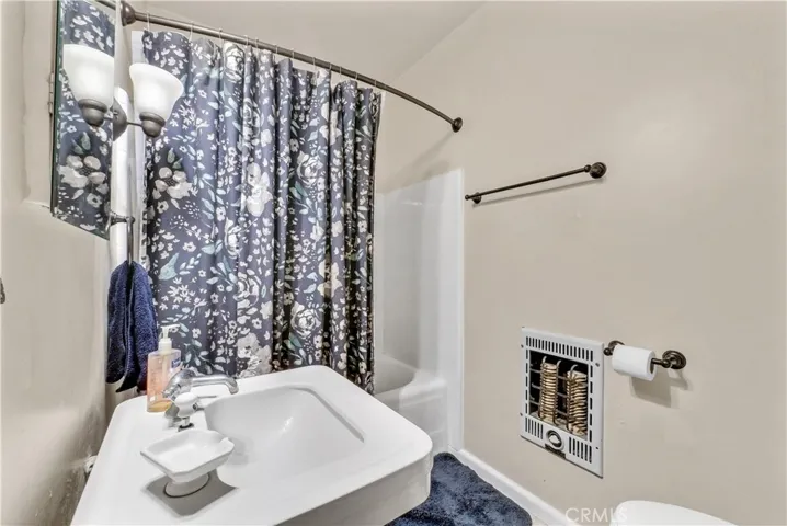 2072 7th Street, Riverside, California 92507