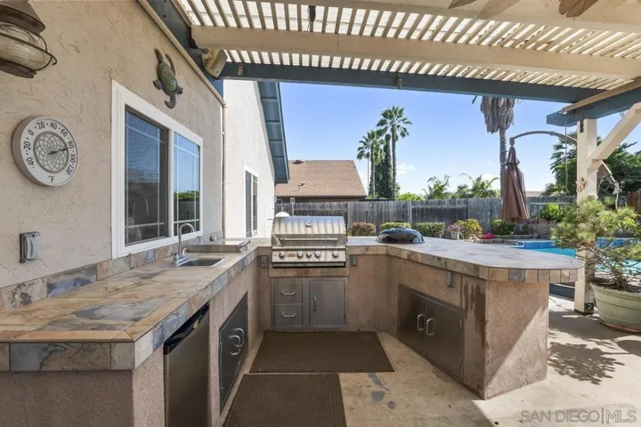 Exterior Kitchen!