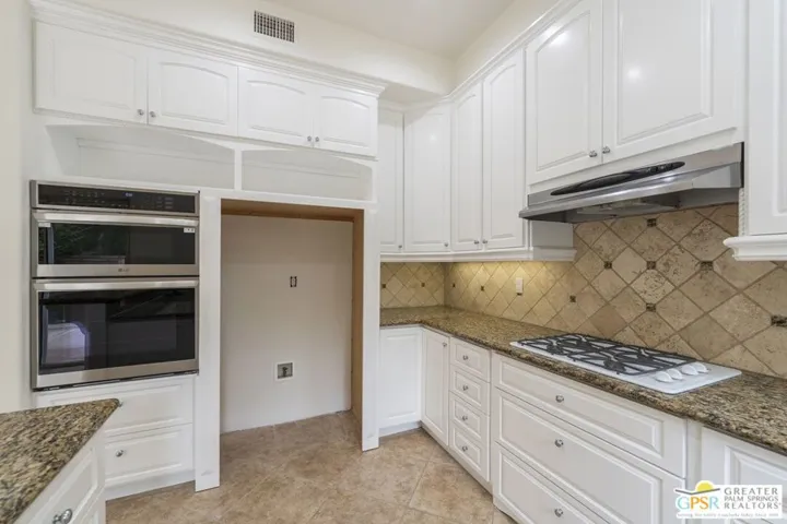 10924 Kimball Place, Tustin, California 92782