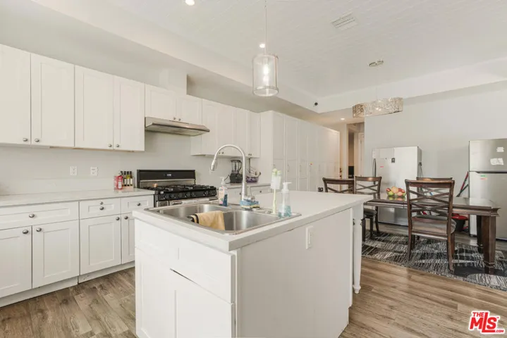 8556 Newcastle Avenue, Northridge, California 91325