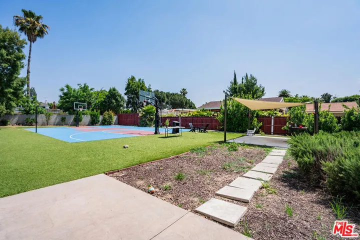 8556 Newcastle Avenue, Northridge, California 91325